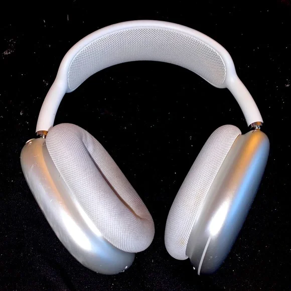 AirPods Max, used